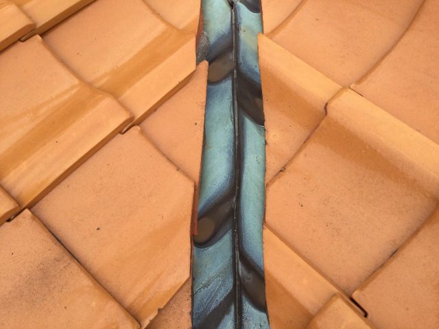 明石市の谷板金修理前の状況